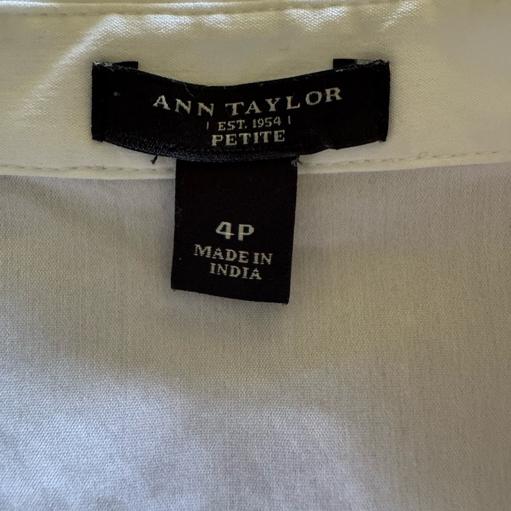 Ann Taylor sleeveless button-down Shirt - Picture 3 of 10